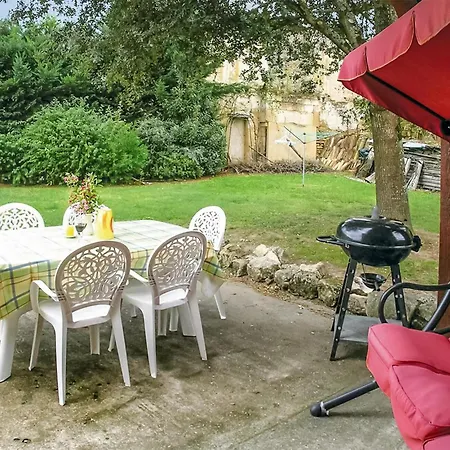 펜션 3 Bedroom Lovely In